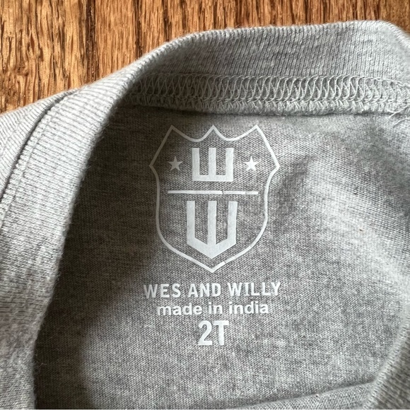 🆕 NWT Wes and Willy Season’s Greetings Christmas truck shirt - Picture 3 of 5